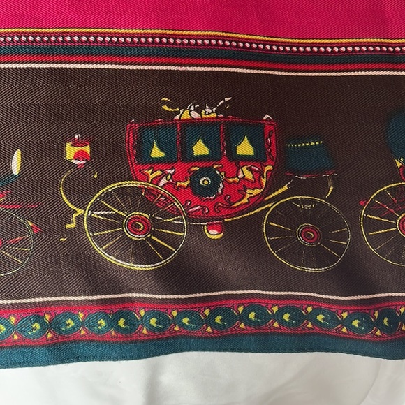 Oversized Stunning Scarf/Wrap/Shawl 34”x71” - Picture 7 of 7